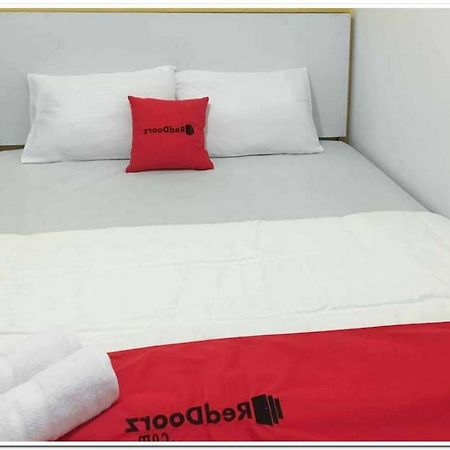 Hotel Reddoorz @ Simpang Pos Medan Exterior foto