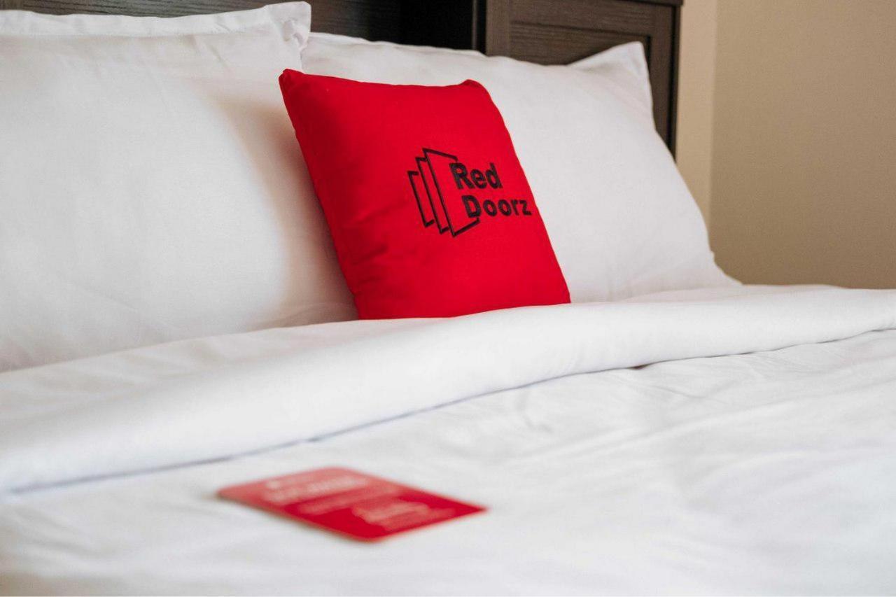 Hotel Reddoorz @ Simpang Pos Medan Exterior foto
